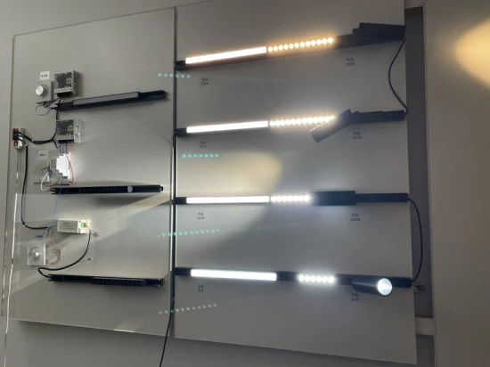 30W COB LED Magnetisches Schienenlicht 4-Draht-LED-Schienenlicht Linear Spot Smart Light
